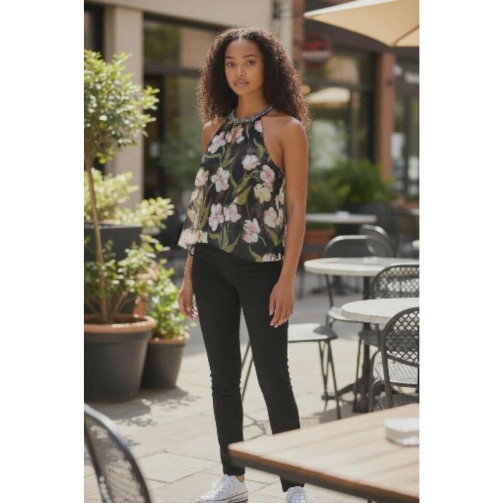 Jennifer Lopez Women's Black and Pink‎ Floral Blouse Size Small